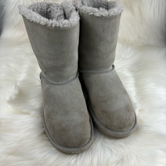 UGG BOW WINTER BOOTS SIZE 5 WOMAN - Picture 1 of 10